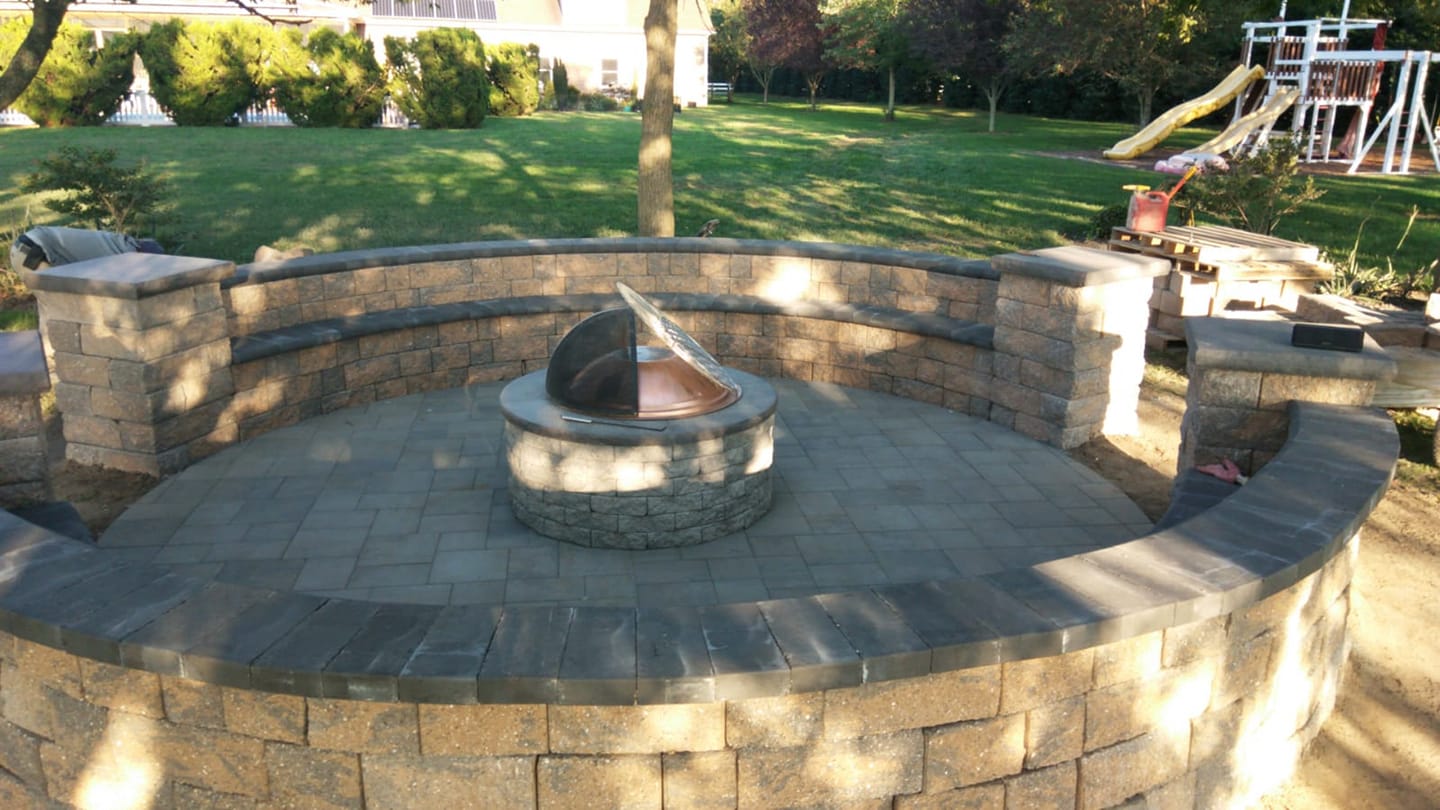 Fire pit hardscape